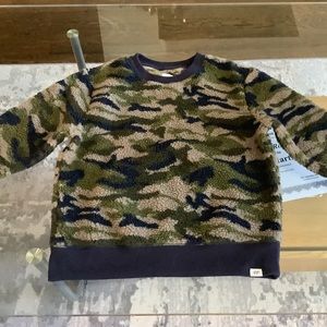 Boys fleece camo sweater size 5